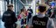 Ελεγχοι για την τήρηση των μέτρων κορωνοϊού στο αεροδρόμιο από αστυνομικούς στη Γερμανία 