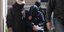 Ο 58χρονος κατηγορούμενος για το ριφιφί στις θυρίδες τράπεζας του Ψυχικού, οδηγείται στην Ευελπίδων 