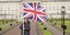 γυναίκα με αγγλική σημαία με αφορμή το Brexit