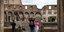 Επισκέπτες στο Κολοσαίο της Ρώμης, που άνοιξε και πάλι μετά την πανδημία του κορωνοϊού
