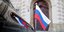 Η σημαία της ρωσικής ομοσπονδίας σε διπλωματικό όχημα
