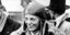Η πρωτοπόρος της αεροπορίας Αμέλια Έρχαρτ, μετά το υπερατλαντικό της ταξίδι