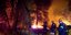 Πυροσβέστες δίνουν μάχη με τη μεγάλη φωτιά που ξέσπασε στον Σχίνο  