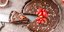 Συνταγή για τάρτα σοκολάτας με φράουλες και φουντούκι