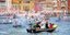Κάτοικοι διαδηλώνουν κατά της επιστροφής κρουαζιερόπλοιων στη Βενετία 