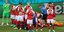 Οι παίκτες της Εθνικής Δανίας γύρω από τον Κρίστιαν Ερικσεν