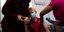 Παιδί κάνει το εμβόλιο της Pfizer έναντι του κορωνοϊού