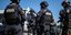 αστυνομικοί με όπλα και στολές στη Λευκορωσία
