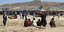  Χιλιάδες Αφγανοί πολιορκούν το αεροδρόμιο της Καμπούλ με την ελπίδα να επιβιβαστούν σε κάποιο από τα αεροπλάνα της προσφυγιάς