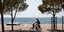 Ποδηλάτης στην παραλία Θεσσαλονίκης