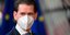 Σεμπάστιαν Κουρτς με λευκή μάσκα σε Ευρωπαϊκό Συμβούλιο