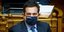 Ο υπουργός Μετανάστευσης και Ασύλου, Νότης Μηταράκης, με μάσκα στη Βουλή