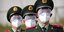 Κινέζοι στρατιωτικοί με διπλή μάσκα για τον κορωνοϊό