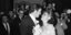 Ο Ρότζερ Μουρ και η Λουίζα Ματιόλι την ημέρα του γάμου τους, το 1969.