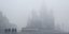 Κρυμμένη σε πυκνή ομίχλη η κόκκινη πλατεία στη Μόσχα