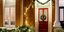Πώς να διακοσμήσετε την πόρτα σας τα Χριστούγεννα