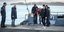 Λιμενικοί αποβιβάζουν έναν από τους επιβαίνοντες στην Κέρκυρα