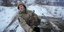 Ουκρανός στρατιώτης σε ετοιμότητα, κοντά στα σύνορα με τη Ρωσία