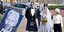 Η νύφη με υπέροχο νυφικό της Βίβιαν Γουέστγουντ, με σκωτσέζικο κιλτ ο γαμπρός/ΑΡ