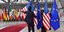 Σύνοδος Κορυφής ΕΕ-ΗΠΑ: Οι σημαίες της ΕΕ και των ΗΠΑ και των 27 κρατών μελών