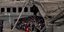 Στο Ιρπίν άμαχοι, κυρίως γυναικόπαιδα, κρύβονται κάτω από βομβαρδισμένη γέφυρα