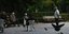Κόσμος σε πάρκο της Αθήνας εν μέσω πανδημίας του κορωνοϊού