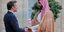 Χειραψία του Εμανουέλ Μακρόν με τον πρίγκιπα διάδοχο της Σαουδικής Αραβίας 