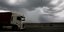 Φορτηγό έξω από το Αγρίνιο πριν ξεσπάσει καταιγίδα