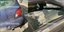 Σημάδια από τις σφαίρες σε σταθμευμένα αυτοκίνητα στην εκτέλεση στα Πετράλωνα