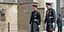 Πρίγκιπας Χάρι και πρίγκιπας Γουίλιαμ με τις στρατιωτικές τους στολές 