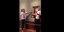 Η στιγμή της επίθεσης στον διάσημο πίνακα «Το κορίτσι με το μαργαριταρένιο σκουλαρίκι» του Γιοχάνες Βερμέερ