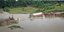 όχημα έχει πέσει σε νερά στην Ινδία