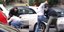 Αμπελόκηποι: Οδηγοί παίζουν ξύλο στη μέση του δρόμου