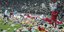 Λούτρινα ζωάκια για τα παιδιά που έπληξαν οι σεισμοί και συνθήματα κατά της κυβέρνησης Ερντογάν στα γήπεδα της Τουρκίας