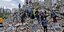 Διασώστες αναζητούν επιζώντες στα χαλάσματα κατεδαφισμένου από σεισμό κτιρίου στην Τουρκία