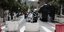 Αστυνομικός σε κλειστό δρόμο στην Αθήνα