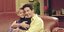 Ο Cole Mitchell Sprouse ως Ben Geller και David Schwimmer ως Ross Geller στα Φιλαράκια 