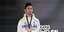 Ο Μίλτος Τεντόγλου με το χρυσό μετάλλιο στο στήθος του στο Ευρωπαϊκό Πρωτάθλημα Κλειστού Στίβου στην Κωνσταντινούπολη 
