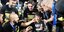 O μικρός οπαδός του ΠΑΟΚ που «πνίγηκε» στις αγκαλιές των παικτών της ΑΕΚ μετά το τέλος του τελικού στο Κύπελλο Ελλάδας