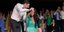 Η Ποθητή Κυνηγοπούλου χόρεψε μπάλο από το αναπηρικό αμαξίδιο στον γάμο του αδερφού της 