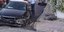 Αυτοκίνητο έπεσε σε μαντρότοιχο στη Λάρισα