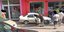 Αυτοκίνητο έπεσε σε βιτρίνα σε κατάστημα της Κοζάνης