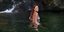Η Σίσσυ Χρηστίδου ήρθε αντιμέτωπη με… επικριτικά βλέμματα σε βάθρα στη Σαμοθράκη όπου κολυμπούσαν γυμνιστές