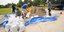 Κάτοικοι στη Φλόριντα γεμίζουν σακιά με άμμο