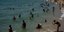Λουόμενοι σε παραλία της Βαρκελώνης