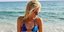 Η ηθοποιός της σειράς «Παγιδευμένοι», Μαριλένα Ράδου, ποζάρει στην παραλία
