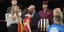 O επικεφαλής της ποδοσφαιρικής ομοσπονδίας της Ισπανίας φιλάει την Ισπανίδα παίκτρια