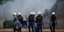 Αστυνομική κάνουν χρήση κρότου λάμψης στη Λάρισα