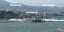 Δύσκολη η επιχείρηση για να ξεκολλήσει το «Fast Ferries Andros» από το λιμάνι της Ραφήνας