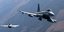 Δύο μαχητικά αεροσκάφη τύπου Eurofighter πετούν δίπλα-δίπλα